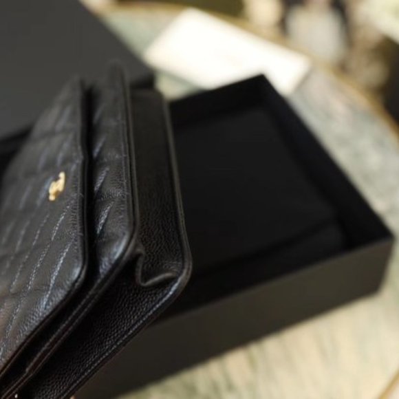Chanel NWOT Wallet on Chain Quilted Caviar black and gold - Picture 6 of 9